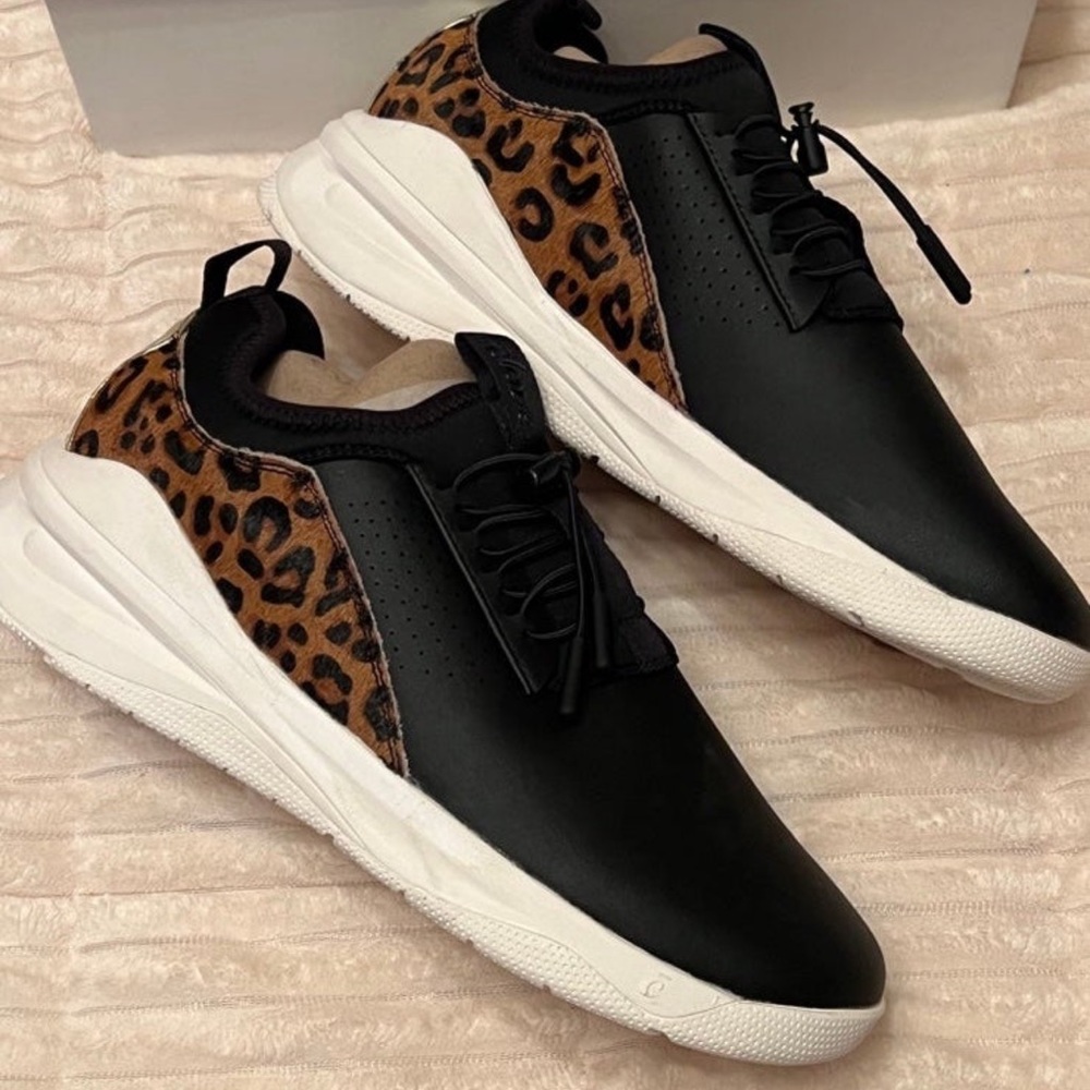 Clove in “Lux black with leopard” color !  A size 9.5 w  8m